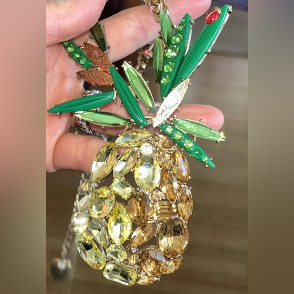 BETSEY JOHNSON Limited Edition RARE Oversized Pineapple Necklace & Earrings NWT - Picture 11 of 16